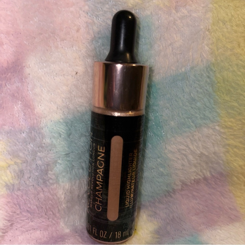 Revolution Champagne Liquid Highlighter